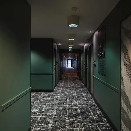 Ibis Lyon Est Hotel 3*