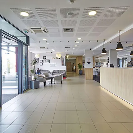 Отель Ibis Lyon Est 3*