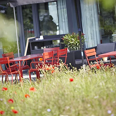 Отель Ibis Lyon Est Мезье