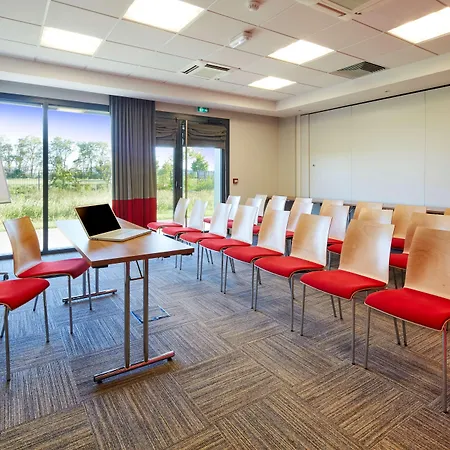 Ibis Lyon Est 3* Мезье