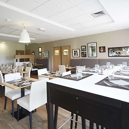 Ibis Lyon Est 메이쥬