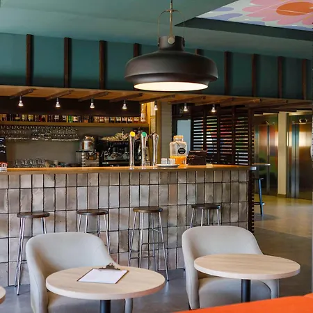 Ibis Lyon Est
