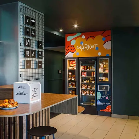 Ibis Lyon Est Hotel