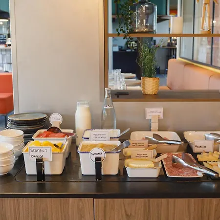 Ibis Lyon Est Отель