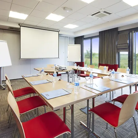 Ibis Lyon Est Отель