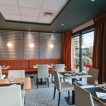 Ibis Lyon Est 3* Мезье