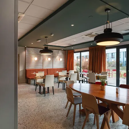 Ibis Lyon Est 3* Мезье
