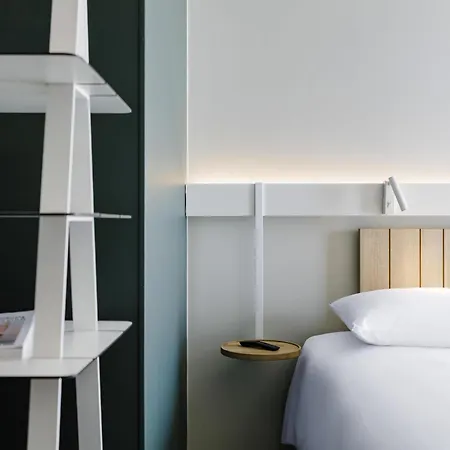 Ibis Lyon Est Отель Мезье