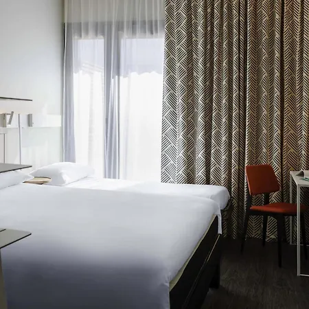 Отель Ibis Lyon Est 3*