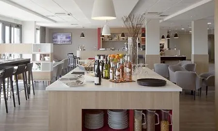 Ibis Lyon Est Отель