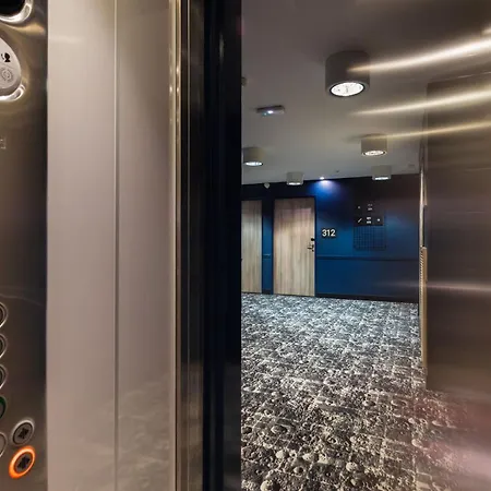 Ibis Lyon Est Отель Мезье