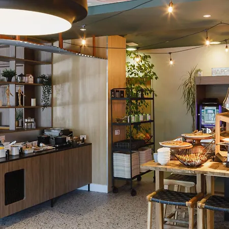 Ibis Lyon Est Отель 3*